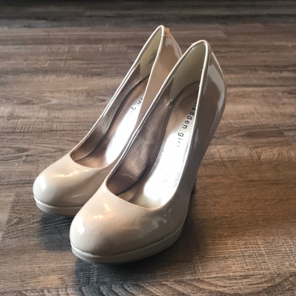 Cream stiletto heels - Picture 1 of 3